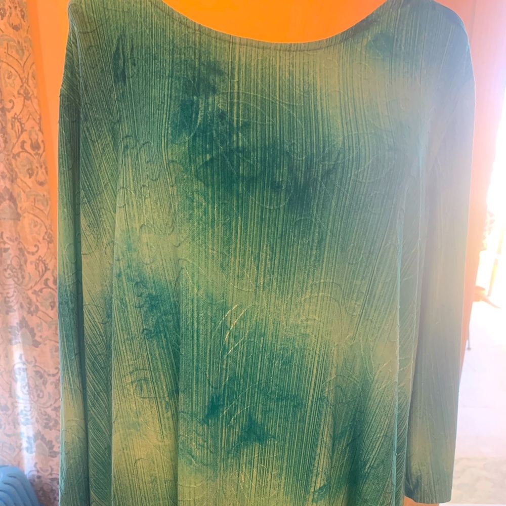 Avenue plus size 18/20 gorgeous teal top with opening in back